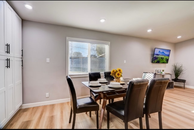 Photo - 7745 Geyser Ave Casa