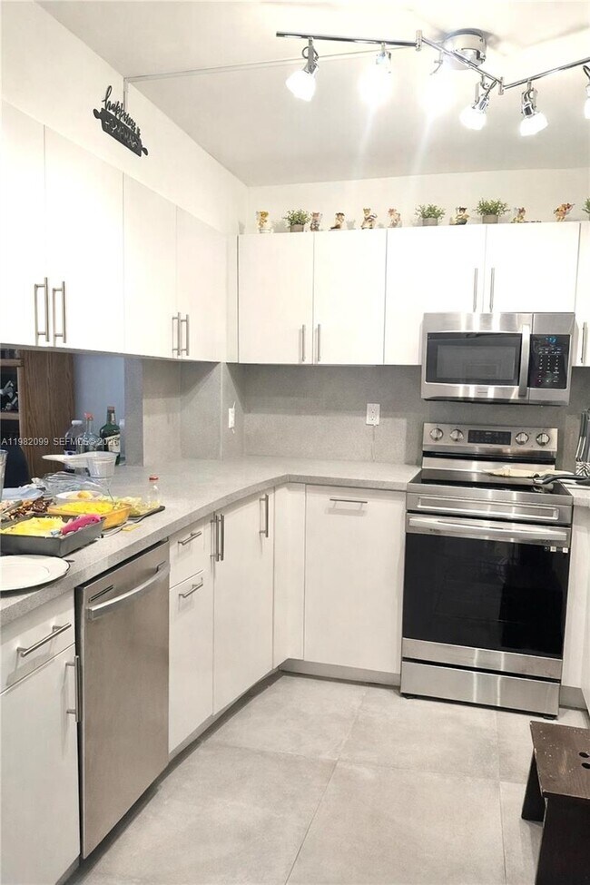 Photo - 10073 SW 77th Ct