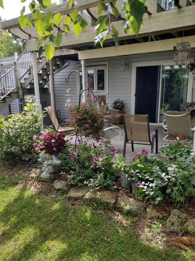 Photo - 340 W 15th St