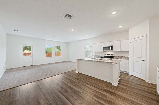 Photo - 6028 Pearl Mdw