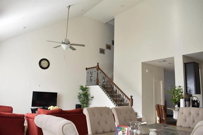 Photo - 1109 Sundrops St