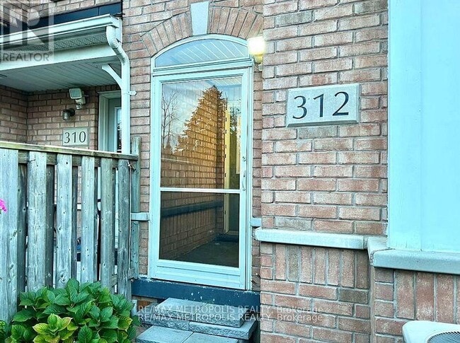 Photo - 312 McLevin Ave