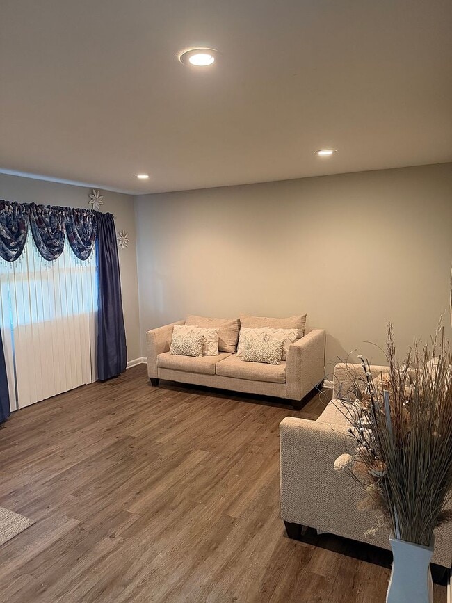 4406 Dominion Rd