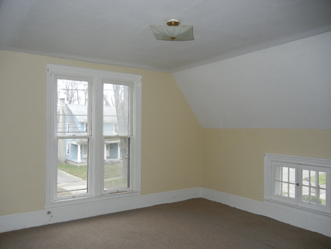 Building Photo - 3 Conneaut St Rental