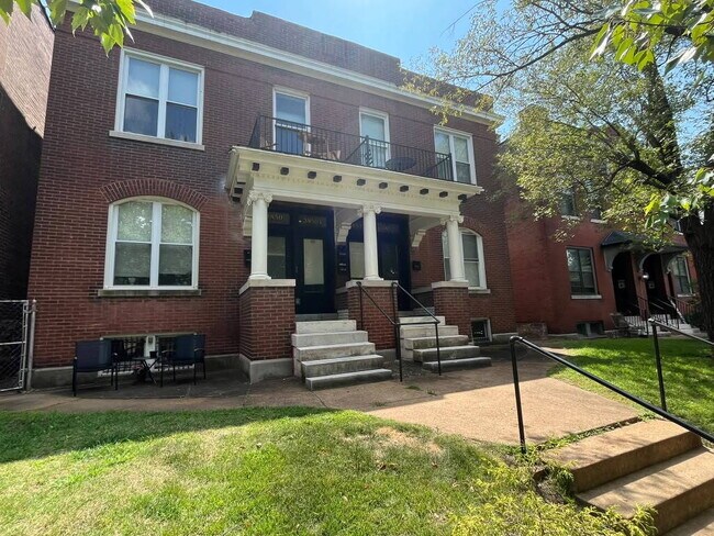 Photo - "Executive 2-Bedroom Haven with Gleaming Hardwood Floors in St. Louis City – 3852 Juniata Street!...