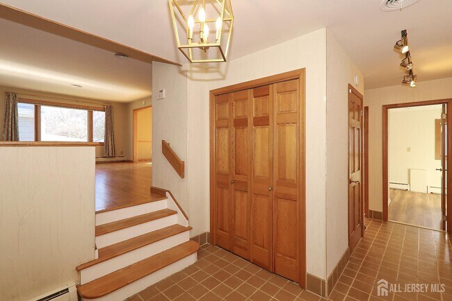 Photo - 240 Twin Oaks Terrace