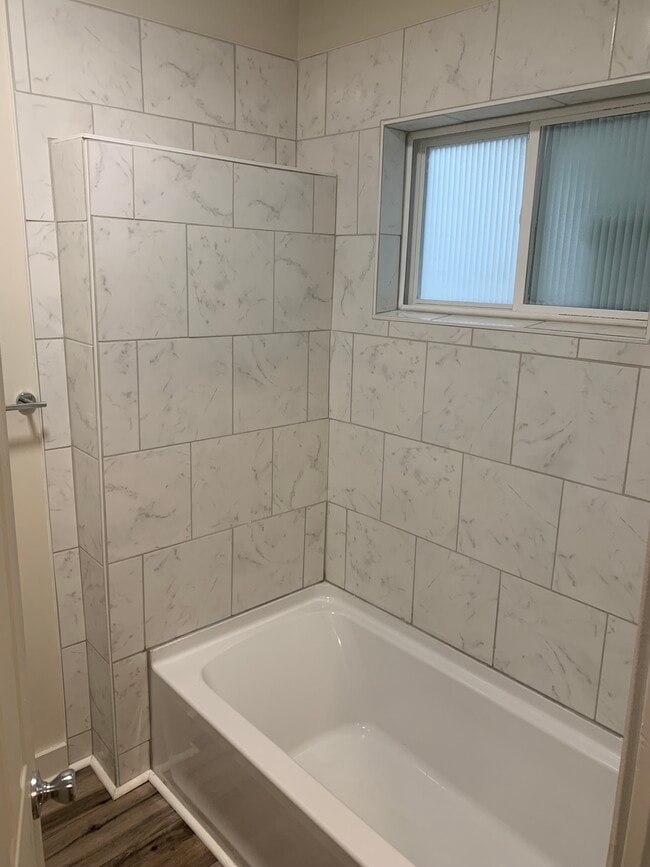 Photo - 318 W 8th Ave