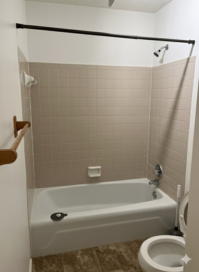803 Ashlawn Pl Unit Apartment