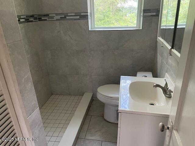 Photo - 319 W 49th St