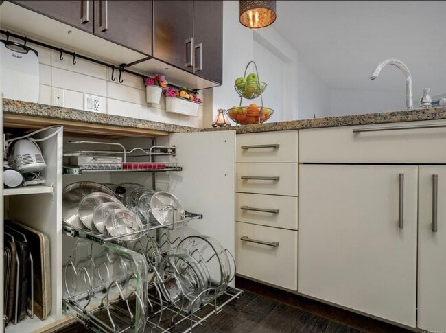 Photo - 2745 Veterans Memorial Pky Unité 422