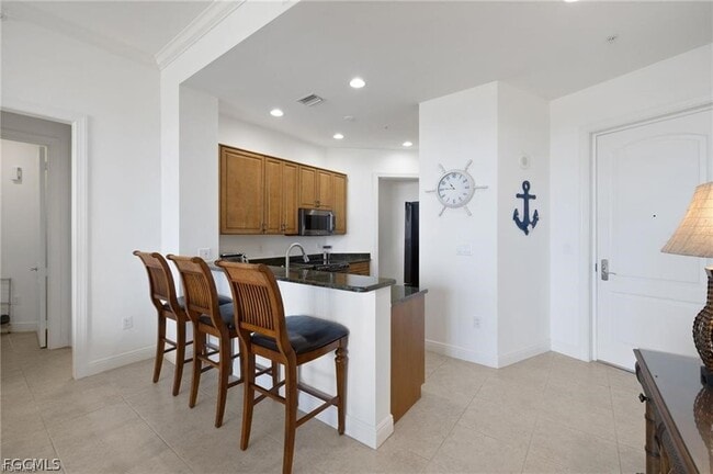 Building Photo - 5781 Cape Harbour Dr Unit 1505