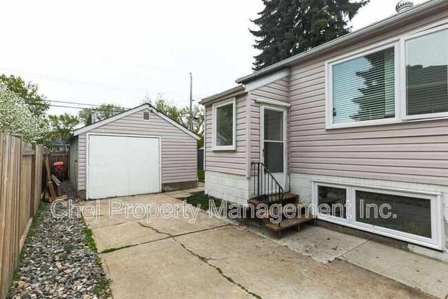 Building Photo - 9811-9869 69 Ave NW Unit Basement