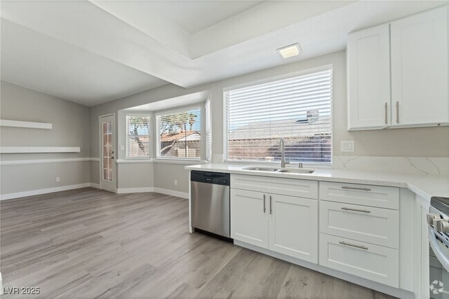 Building Photo - 6352 Vicuna Dr Rental