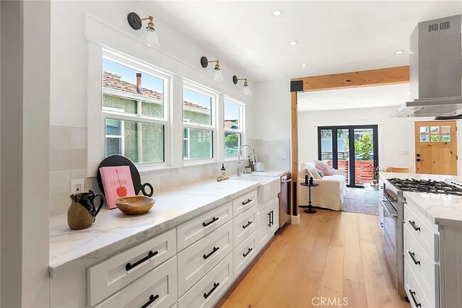 Photo - 3816 Goldwyn Terrace