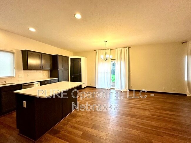 Photo - 20807 Clark Street