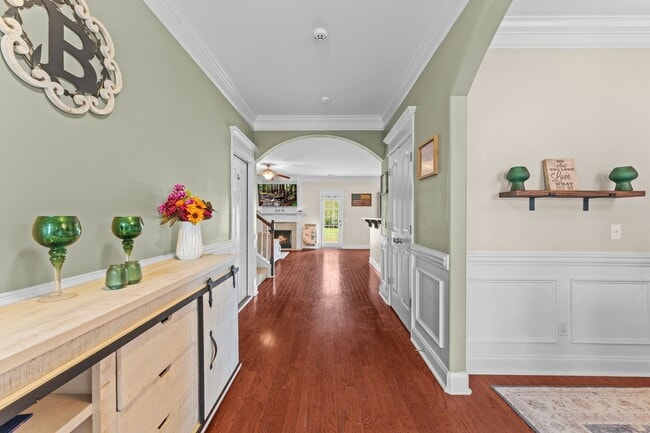 Photo - 108 Saratoga Dr