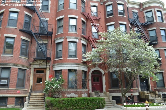 Photo - 9 Buswell St Unit 2F
