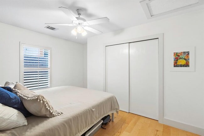 Photo - 1307 E 52nd St Unidad 5