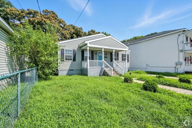 Building Photo - 737 16th St Rental