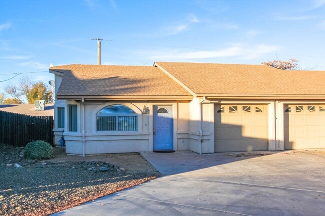 Building Photo - 8509 E Leigh Dr Unit Apt A