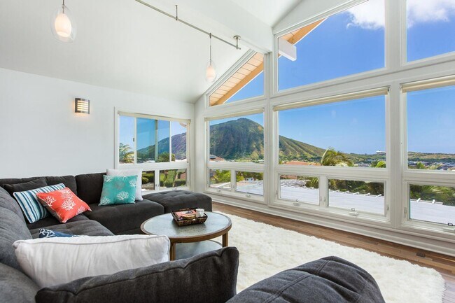 Photo - 915 Kahauloa Pl