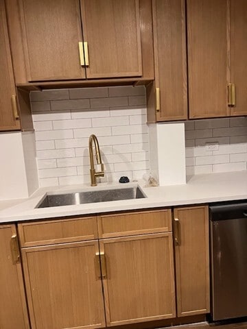 new kitchen - 1717 W Huron St Unit New