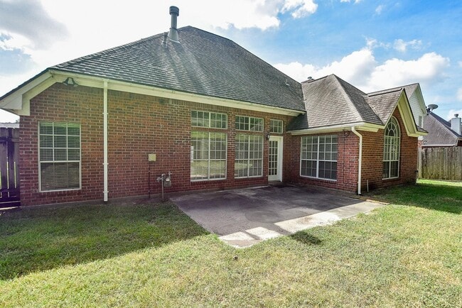 Photo - 21807 Windsor Castle Dr