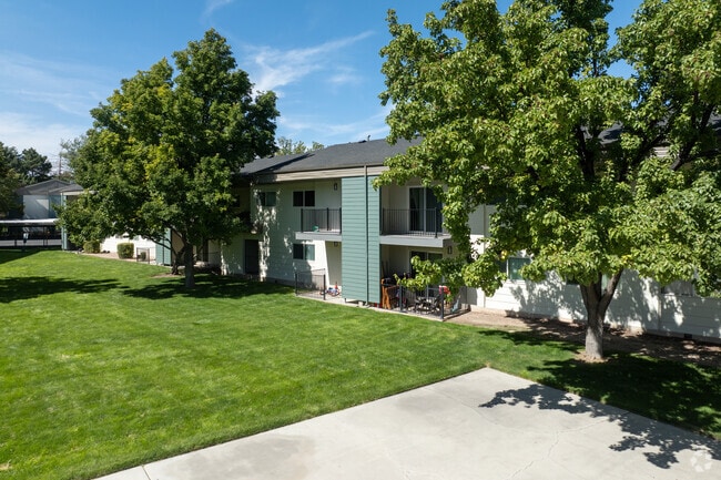 Aspenwood Apartments - Aspenwood Apartments