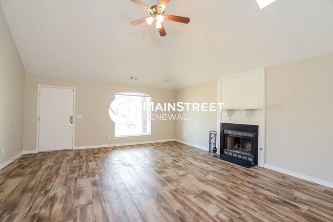 Photo - 4 Bedroom Pet-Friendly Home in MOORE, OK with Main Street Renewal