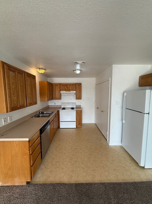 Photo - 201 E Godley Ave