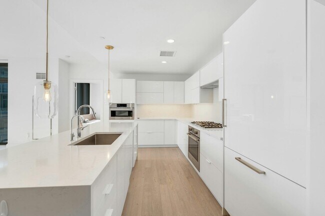 Photo - 9 Ave at Port Imperial Unit 1112