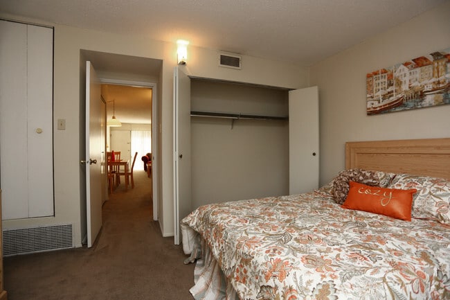 Cabana Club Apartments