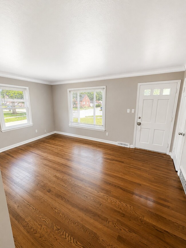 Photo - 1568 Parker Dr