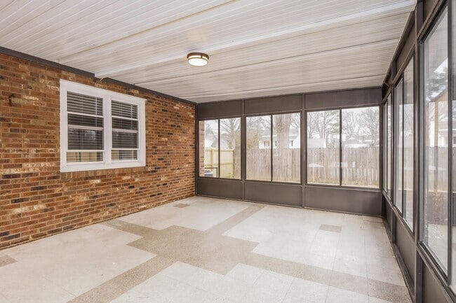 Photo - 207 E Pecan Valley St