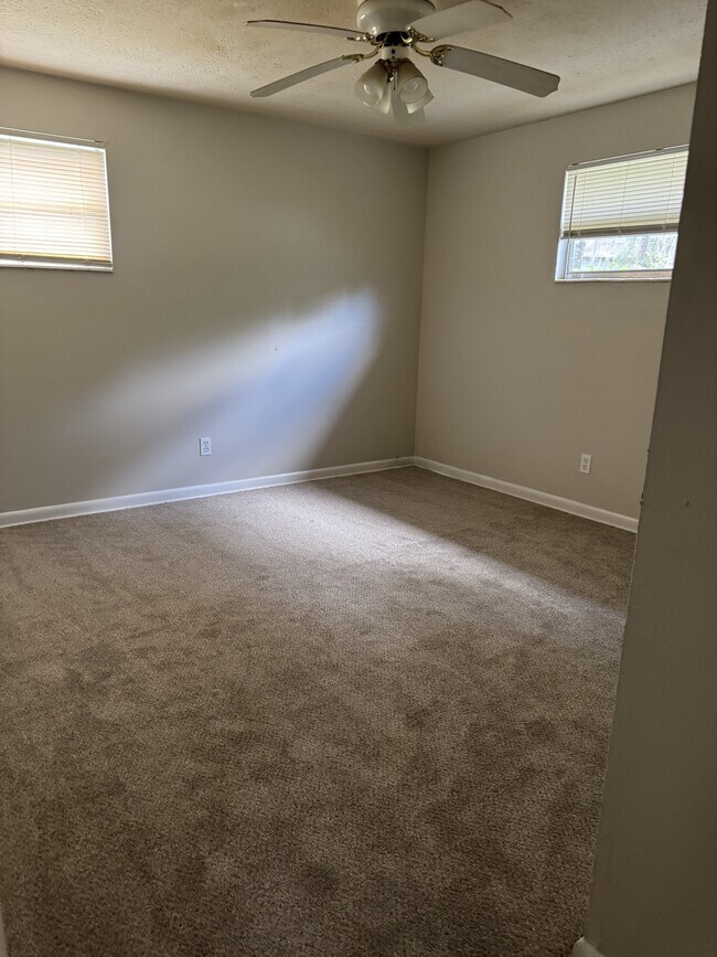 Photo - 325 Centura Dr