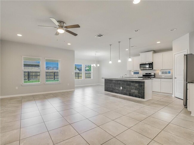 Building Photo - 525 Heinatz Flat Ln