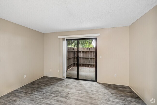 1BR, 1BA - 650SF - Living Room