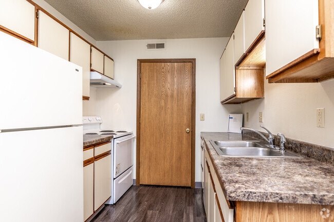 2HAB, 1BA - 900 ft² - Raintree Apartments