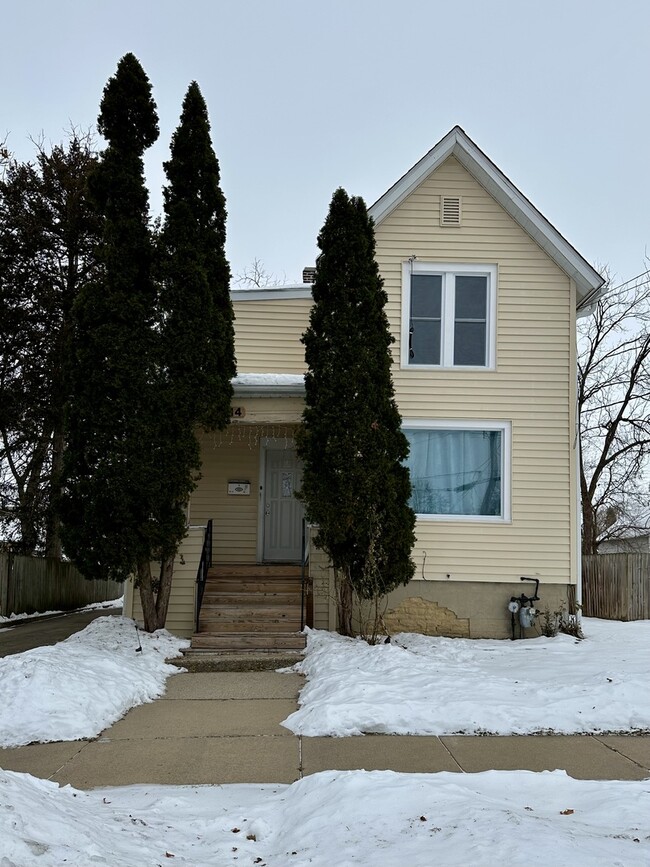 Building Photo - 914 Garfield Ave Unit 2