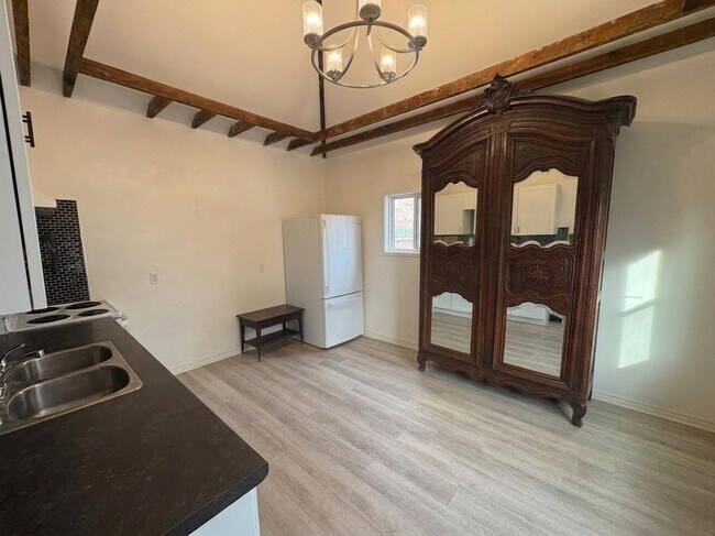 Photo - Main Floor 2 bedroom with Parking Unit 1