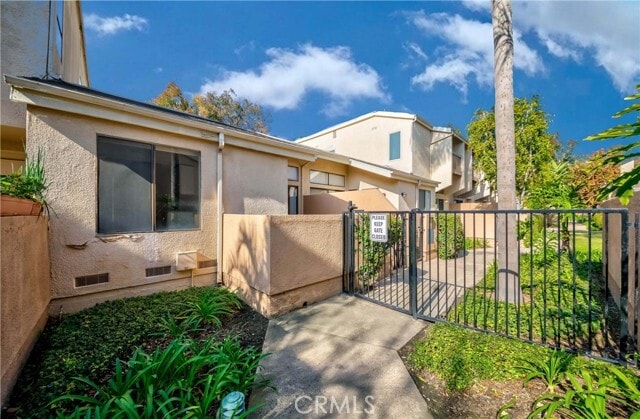 Building Photo - 1520 Windsor Ln