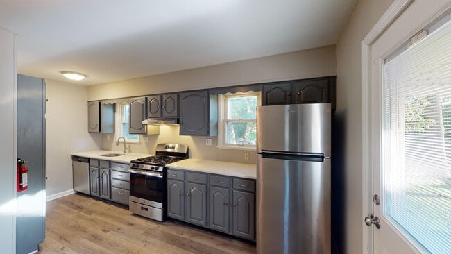 Photo - 505 Brooke Ave