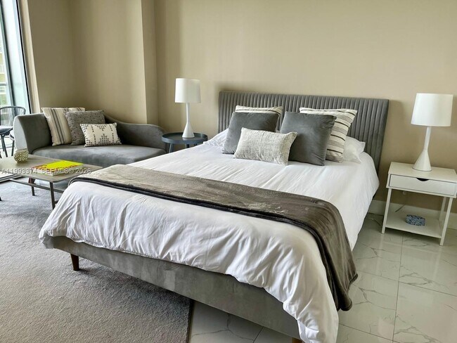 Photo - 1300 Brickell Bay Dr Unidad 1806