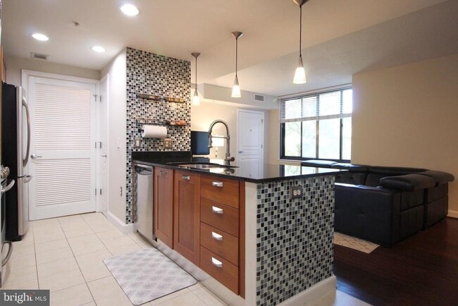 Photo - 2451 Midtown Ave Unit 305