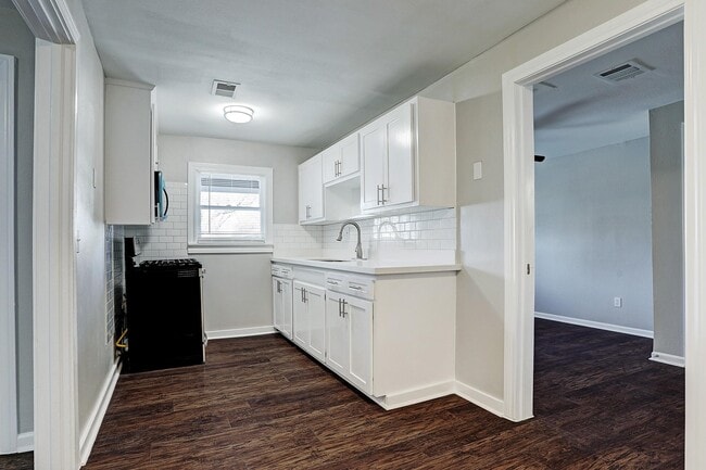 Photo - 125 W Pecan Ln