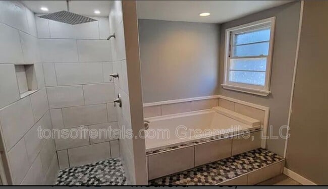 Photo - 2081 Hayne St