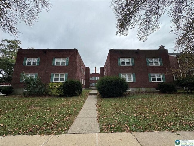 Photo - 2228-2236 W Allen St Unidad 10A