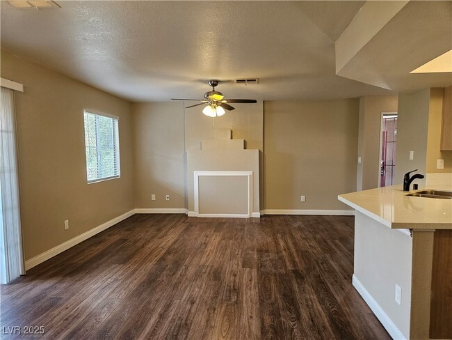 Photo - 8600 W Charleston Blvd Unidad 2028 Rental