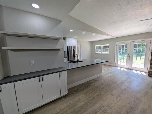Photo - 9705 Marlborough Dr