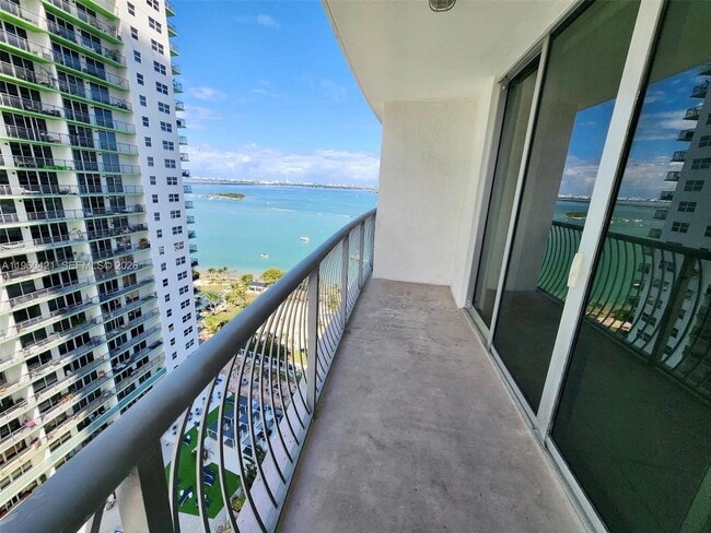 Photo - 1750 N Bayshore Dr Unidad 2407